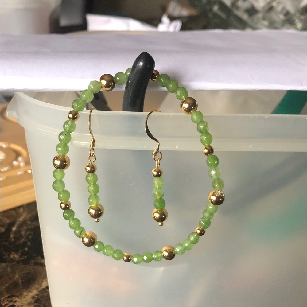 Elegant Green and Gold Beaded Jewelry Set